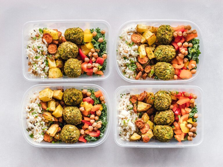 Proste pomysły na meal prep na cały intensywny tydzień